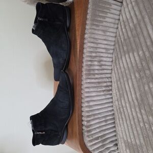 Men's Black Suede Chukka Boots